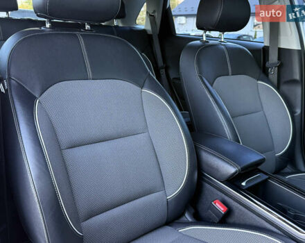 Белый Киа Niro, объемом двигателя 0 л и пробегом 80 тыс. км за 17800 $, фото 44 на Automoto.ua