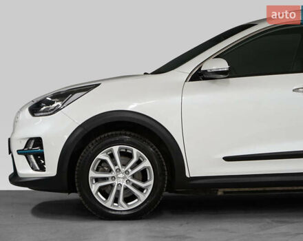 Киа Niro 2021 в Киеве на Automoto.ua Белый Киа Niro, объемом двигателя 0 л и пробегом 52 тыс. км за 18200 $, фото 4 на Automoto.ua