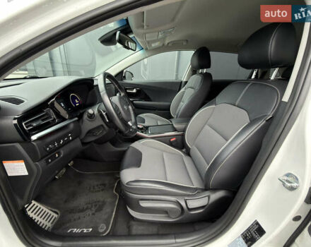 Белый Киа Niro, объемом двигателя 0 л и пробегом 39 тыс. км за 23400 $, фото 21 на Automoto.ua
