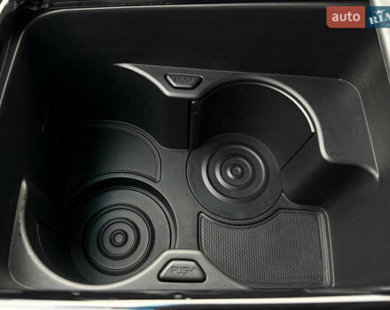 Белый Киа Niro, объемом двигателя 0 л и пробегом 54 тыс. км за 24700 $, фото 77 на Automoto.ua