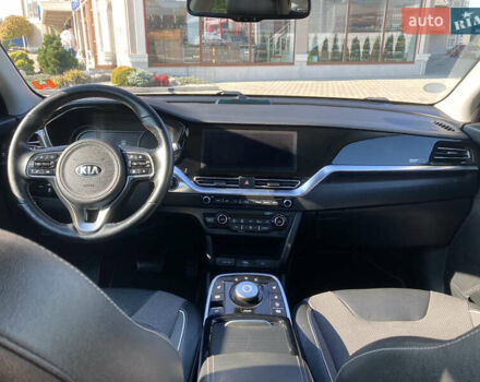 Білий Кіа Niro, об'ємом двигуна 0 л та пробігом 147 тис. км за 18200 $, фото 15 на Automoto.ua