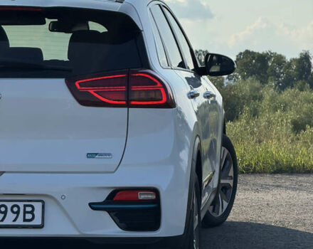 Білий Кіа Niro, об'ємом двигуна 0 л та пробігом 107 тис. км за 20900 $, фото 12 на Automoto.ua