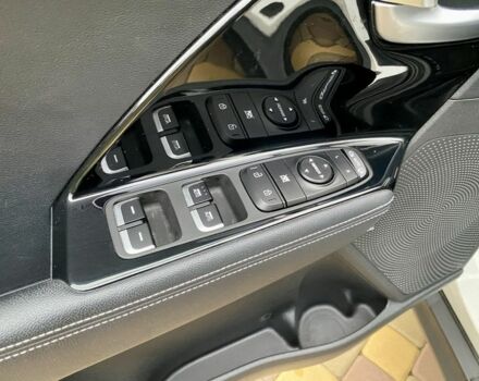 Белый Киа Niro, объемом двигателя 0 л и пробегом 132 тыс. км за 19750 $, фото 9 на Automoto.ua