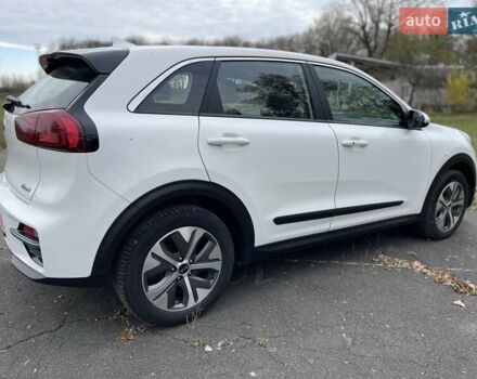 Белый Киа Niro, объемом двигателя 0 л и пробегом 96 тыс. км за 16800 $, фото 7 на Automoto.ua