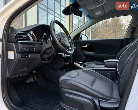 Белый Киа Niro, объемом двигателя 0 л и пробегом 113 тыс. км за 17800 $, фото 42 на Automoto.ua