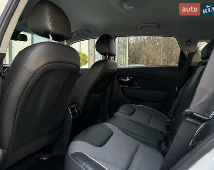 Белый Киа Niro, объемом двигателя 0 л и пробегом 113 тыс. км за 17800 $, фото 58 на Automoto.ua