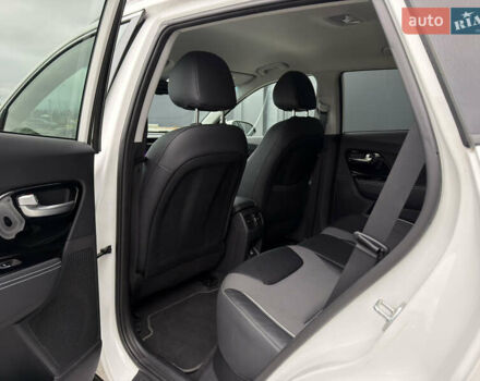 Белый Киа Niro, объемом двигателя 0 л и пробегом 39 тыс. км за 23400 $, фото 25 на Automoto.ua