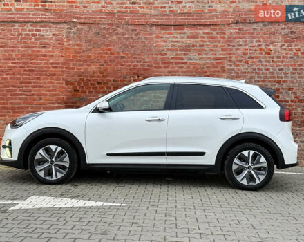 Білий Кіа Niro, об'ємом двигуна 0 л та пробігом 118 тис. км за 20500 $, фото 18 на Automoto.ua