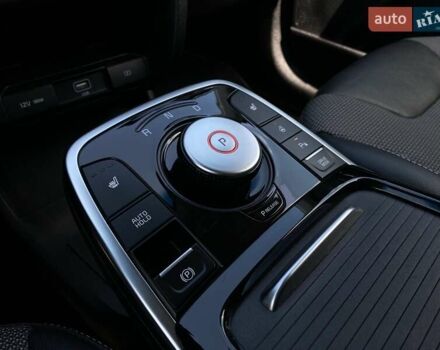 Білий Кіа Niro, об'ємом двигуна 0 л та пробігом 77 тис. км за 21900 $, фото 46 на Automoto.ua