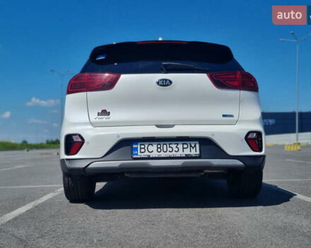 Білий Кіа Niro, об'ємом двигуна 1.6 л та пробігом 40 тис. км за 26000 $, фото 8 на Automoto.ua