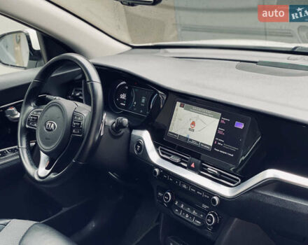 Белый Киа Niro, объемом двигателя 0 л и пробегом 164 тыс. км за 17750 $, фото 43 на Automoto.ua