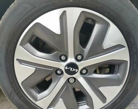 Білий Кіа Niro, об'ємом двигуна 0 л та пробігом 75 тис. км за 19700 $, фото 50 на Automoto.ua