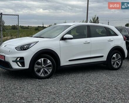 Белый Киа Niro, объемом двигателя 0 л и пробегом 98 тыс. км за 19550 $, фото 1 на Automoto.ua