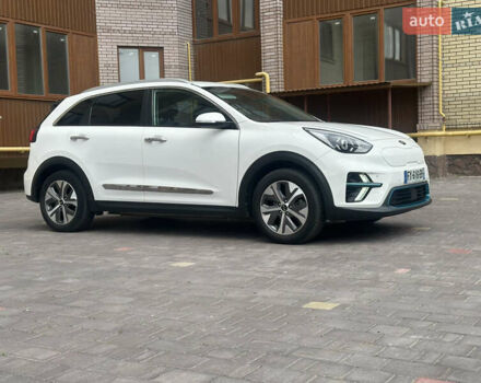 Белый Киа Niro, объемом двигателя 0 л и пробегом 122 тыс. км за 17999 $, фото 17 на Automoto.ua