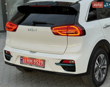 Білий Кіа Niro, об'ємом двигуна 0 л та пробігом 114 тис. км за 17500 $, фото 14 на Automoto.ua