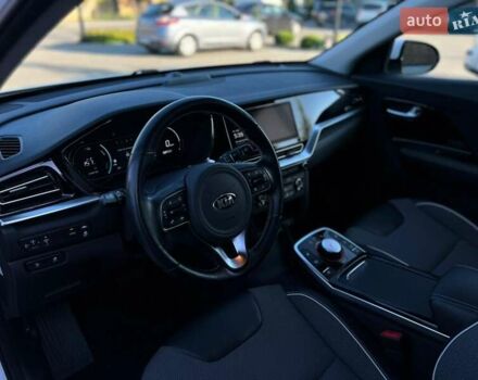 Белый Киа Niro, объемом двигателя 0 л и пробегом 112 тыс. км за 18800 $, фото 13 на Automoto.ua