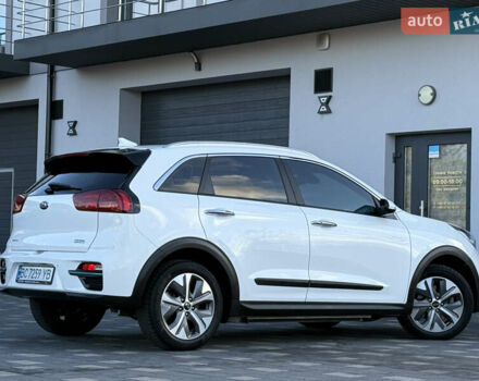 Белый Киа Niro, объемом двигателя 0 л и пробегом 80 тыс. км за 17800 $, фото 31 на Automoto.ua