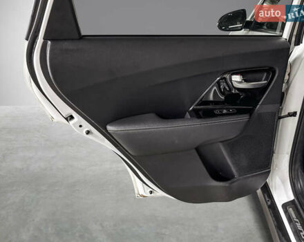 Белый Киа Niro, объемом двигателя 0 л и пробегом 129 тыс. км за 20032 $, фото 11 на Automoto.ua