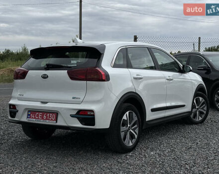 Белый Киа Niro, объемом двигателя 0 л и пробегом 98 тыс. км за 19550 $, фото 30 на Automoto.ua
