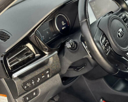 Білий Кіа Niro, об'ємом двигуна 0 л та пробігом 117 тис. км за 19750 $, фото 39 на Automoto.ua