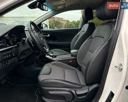 Белый Киа Niro, объемом двигателя 0 л и пробегом 56 тыс. км за 23400 $, фото 29 на Automoto.ua