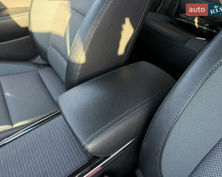 Білий Кіа Niro, об'ємом двигуна 0 л та пробігом 121 тис. км за 18950 $, фото 21 на Automoto.ua