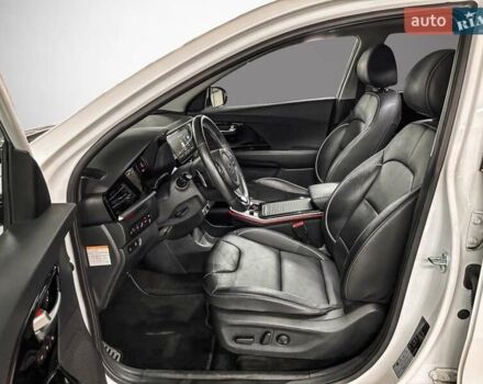 Белый Киа Niro, объемом двигателя 0 л и пробегом 129 тыс. км за 20032 $, фото 12 на Automoto.ua