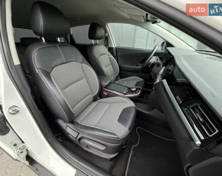 Белый Киа Niro, объемом двигателя 0 л и пробегом 39 тыс. км за 23400 $, фото 59 на Automoto.ua