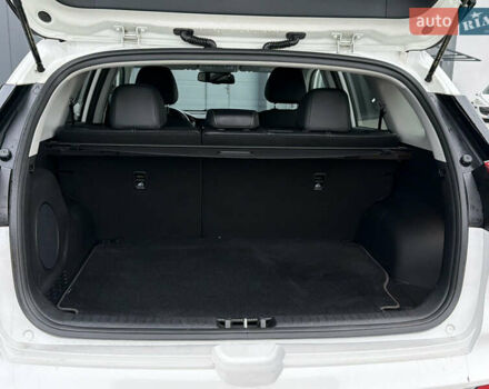 Белый Киа Niro, объемом двигателя 0 л и пробегом 39 тыс. км за 23400 $, фото 81 на Automoto.ua