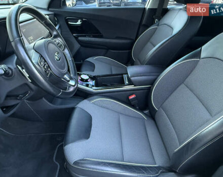 Белый Киа Niro, объемом двигателя 0 л и пробегом 80 тыс. км за 17800 $, фото 46 на Automoto.ua