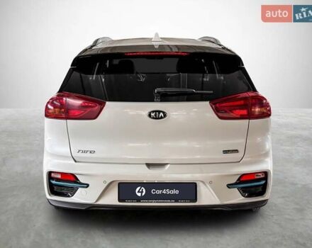 Белый Киа Niro, объемом двигателя 0 л и пробегом 129 тыс. км за 20032 $, фото 6 на Automoto.ua