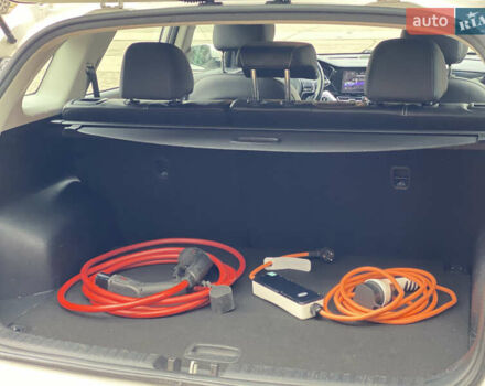 Белый Киа Niro, объемом двигателя 0 л и пробегом 150 тыс. км за 18299 $, фото 28 на Automoto.ua