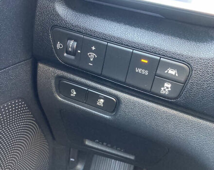 Білий Кіа Niro, об'ємом двигуна 0 л та пробігом 147 тис. км за 18200 $, фото 31 на Automoto.ua