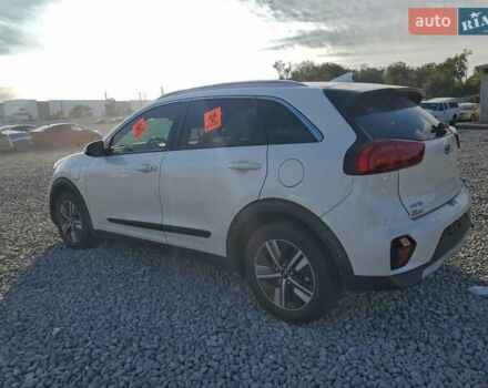 Белый Киа Niro, объемом двигателя 1.6 л и пробегом 58 тыс. км за 4500 $, фото 1 на Automoto.ua