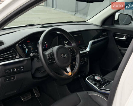 Белый Киа Niro, объемом двигателя 0 л и пробегом 51 тыс. км за 24200 $, фото 17 на Automoto.ua
