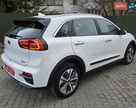 Белый Киа Niro, объемом двигателя 0 л и пробегом 149 тыс. км за 17499 $, фото 6 на Automoto.ua