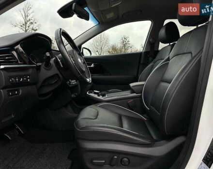 Білий Кіа Niro, об'ємом двигуна 0 л та пробігом 35 тис. км за 24400 $, фото 41 на Automoto.ua