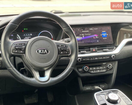 Белый Киа Niro, объемом двигателя 0 л и пробегом 150 тыс. км за 18299 $, фото 25 на Automoto.ua