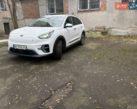Білий Кіа Niro, об'ємом двигуна 0 л та пробігом 52 тис. км за 20500 $, фото 17 на Automoto.ua