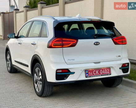 Білий Кіа Niro, об'ємом двигуна 0 л та пробігом 68 тис. км за 20750 $, фото 12 на Automoto.ua