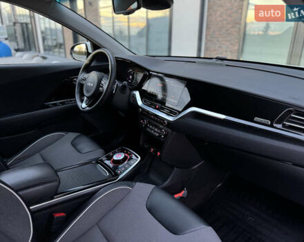 Білий Кіа Niro, об'ємом двигуна 0 л та пробігом 114 тис. км за 17500 $, фото 37 на Automoto.ua