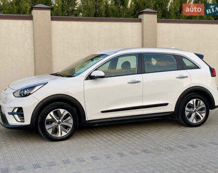 Білий Кіа Niro, об'ємом двигуна 0 л та пробігом 68 тис. км за 20750 $, фото 5 на Automoto.ua