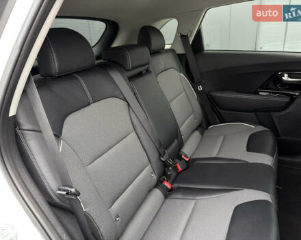 Белый Киа Niro, объемом двигателя 0 л и пробегом 39 тыс. км за 23400 $, фото 64 на Automoto.ua