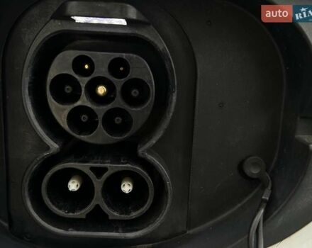 Білий Кіа Niro, об'ємом двигуна 0 л та пробігом 62 тис. км за 24500 $, фото 18 на Automoto.ua