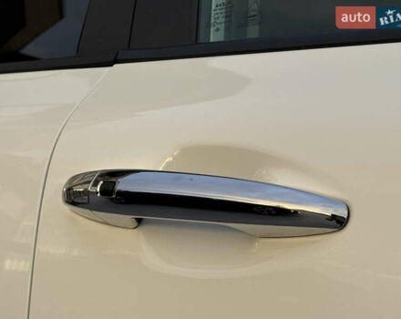 Білий Кіа Niro, об'ємом двигуна 0 л та пробігом 114 тис. км за 17500 $, фото 24 на Automoto.ua
