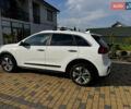 Белый Киа Niro, объемом двигателя 0 л и пробегом 157 тыс. км за 17500 $, фото 2 на Automoto.ua