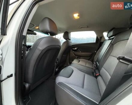 Белый Киа Niro, объемом двигателя 0 л и пробегом 72 тыс. км за 23600 $, фото 33 на Automoto.ua