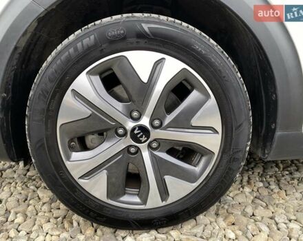 Белый Киа Niro, объемом двигателя 0 л и пробегом 30 тыс. км за 23500 $, фото 27 на Automoto.ua