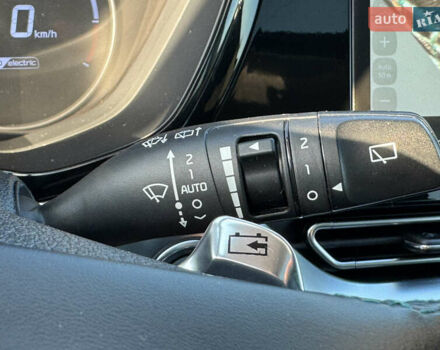 Білий Кіа Niro, об'ємом двигуна 0 л та пробігом 107 тис. км за 20900 $, фото 57 на Automoto.ua