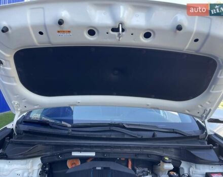 Белый Киа Niro, объемом двигателя 0 л и пробегом 95 тыс. км за 16500 $, фото 69 на Automoto.ua